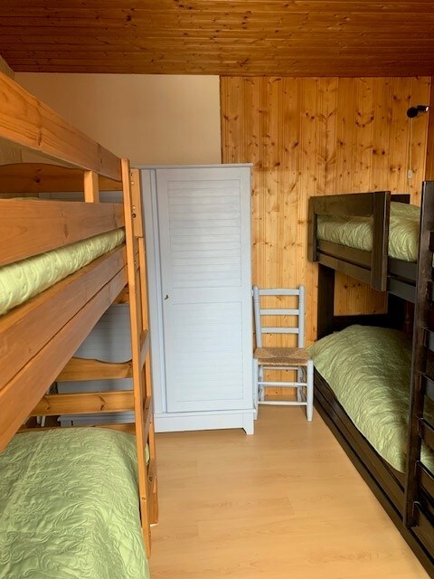 Dhoma e tretë e gjumit me 2*2 krevate