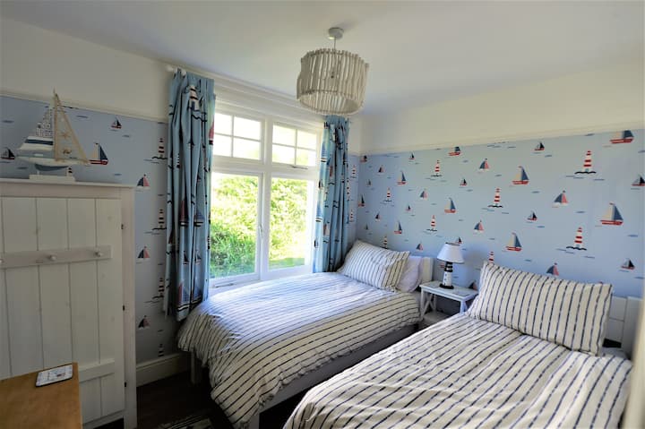 Уште една двокреветна соба