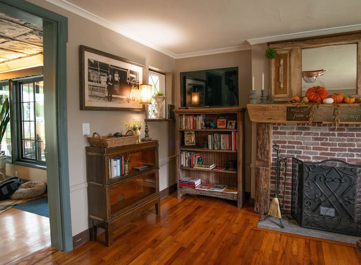 Historic Weaver House Of Ozark - Ozark, MO