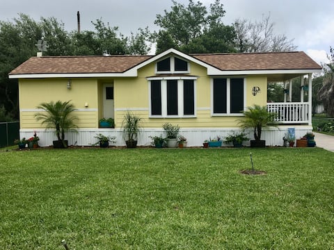 Top performing Airbnb: The Yellow House in Fulton