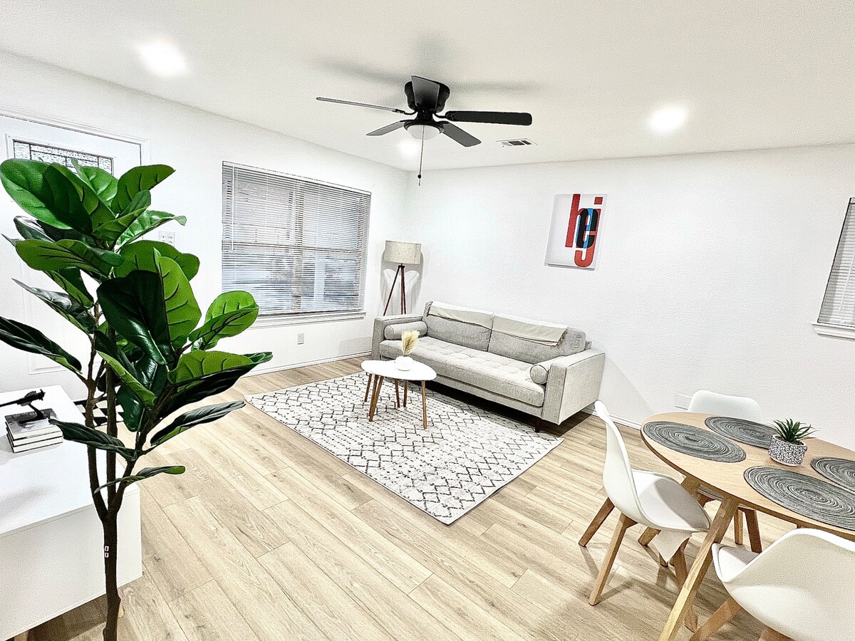Top Airbnb: Minimalist |King Bed |By Downtn |Fenced |TrinityG in Los Altos