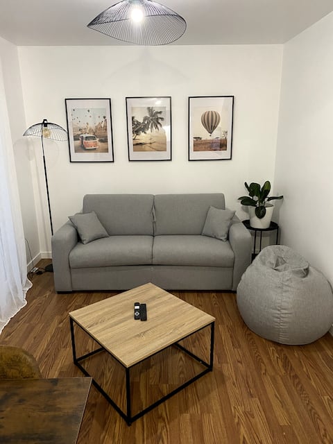 Propriété Airbnb réussie: Charming 2-room apartment near Beausejour à Saint Herblain