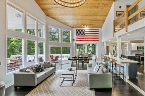 Luxury Abbey Springs Home w/ 2 Golf Carts