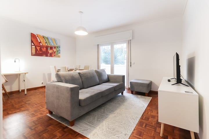 Cascais Beach Flower Apartment - Estoril