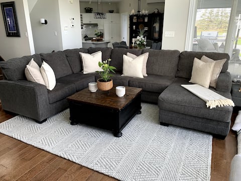 Popular Airbnb listing: Blue Heron House in New London