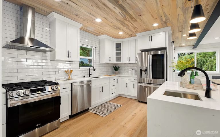 CityView by Urban Upscale (Main FL+3rd+PH w/ View) gallery image 4