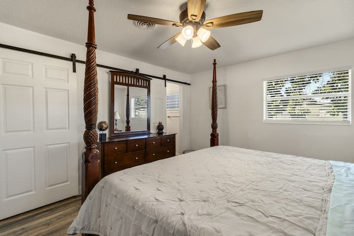 Captain's Quarters