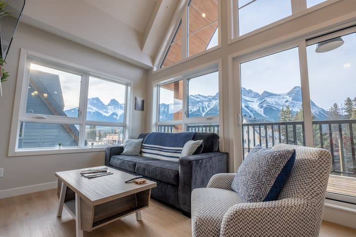 180°mountain Views | Built 2023 | Pool & Hot Tub - Canmore