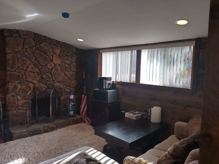 Private Guest Suite W/ King Bed, Fireplace & Bath - Woodinville, WA