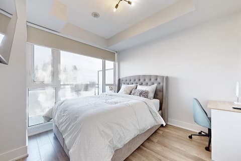 Top Airbnb: Markham luxury condo in Markham