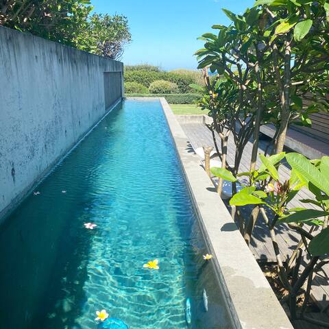 Mer Claire | ocean view luxury gallery image 3