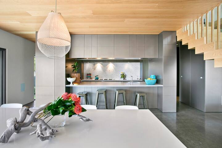 Mer Claire | ocean view luxury gallery image 4