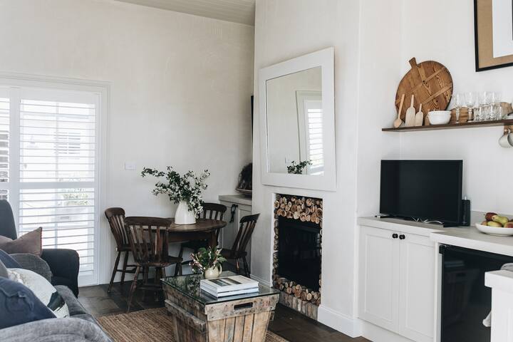 Charleston Cottage gallery image 4