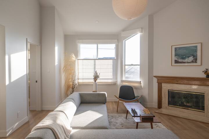 NEW! Spacious Getaway wPrivate Deck Close to Beach gallery image 5