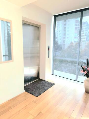 Whole Floor Luxury APT L2 gallery image 3