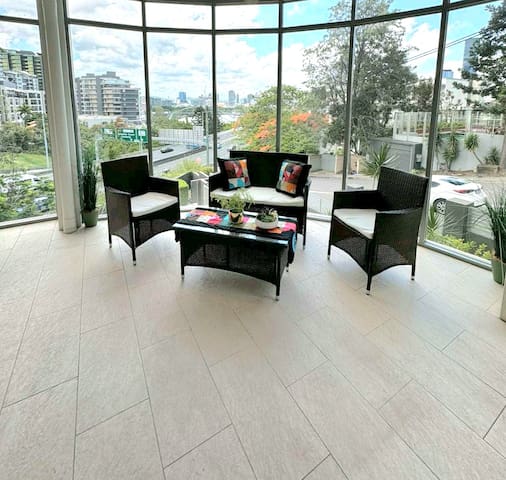 Whole Floor Luxury APT L2