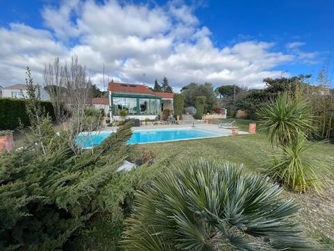 Gorgeous 5BR villa: heated pool+garden for 10+