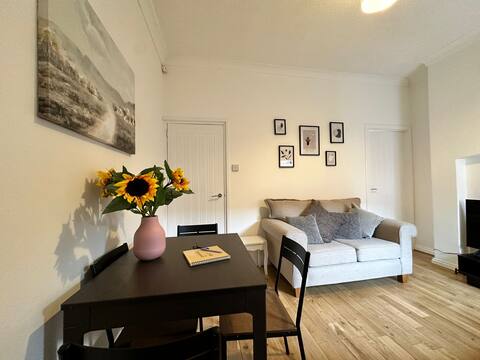 3 bedroom 4 bed home