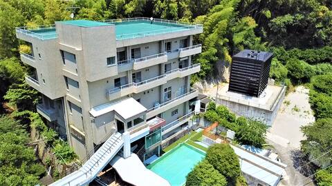 Hot spring pool, large covered BBQ area, hot spring, large bath, open-air bath, karaoke, banquet hal
