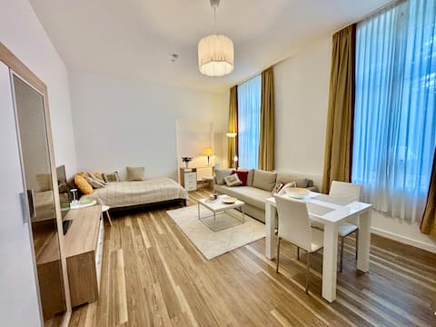 Beliebte Airbnb-Anzeige: Newly renovated. Studio in a top location in Pempelfort