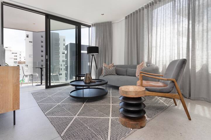 Vibrant Living in the Heart of Sea Point (Apt405) gallery image 2