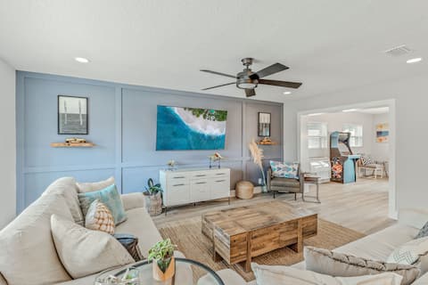 Popular Airbnb listing: Waterfront | Dolphins | Luxury Design | HOT TUB in Port Orange
