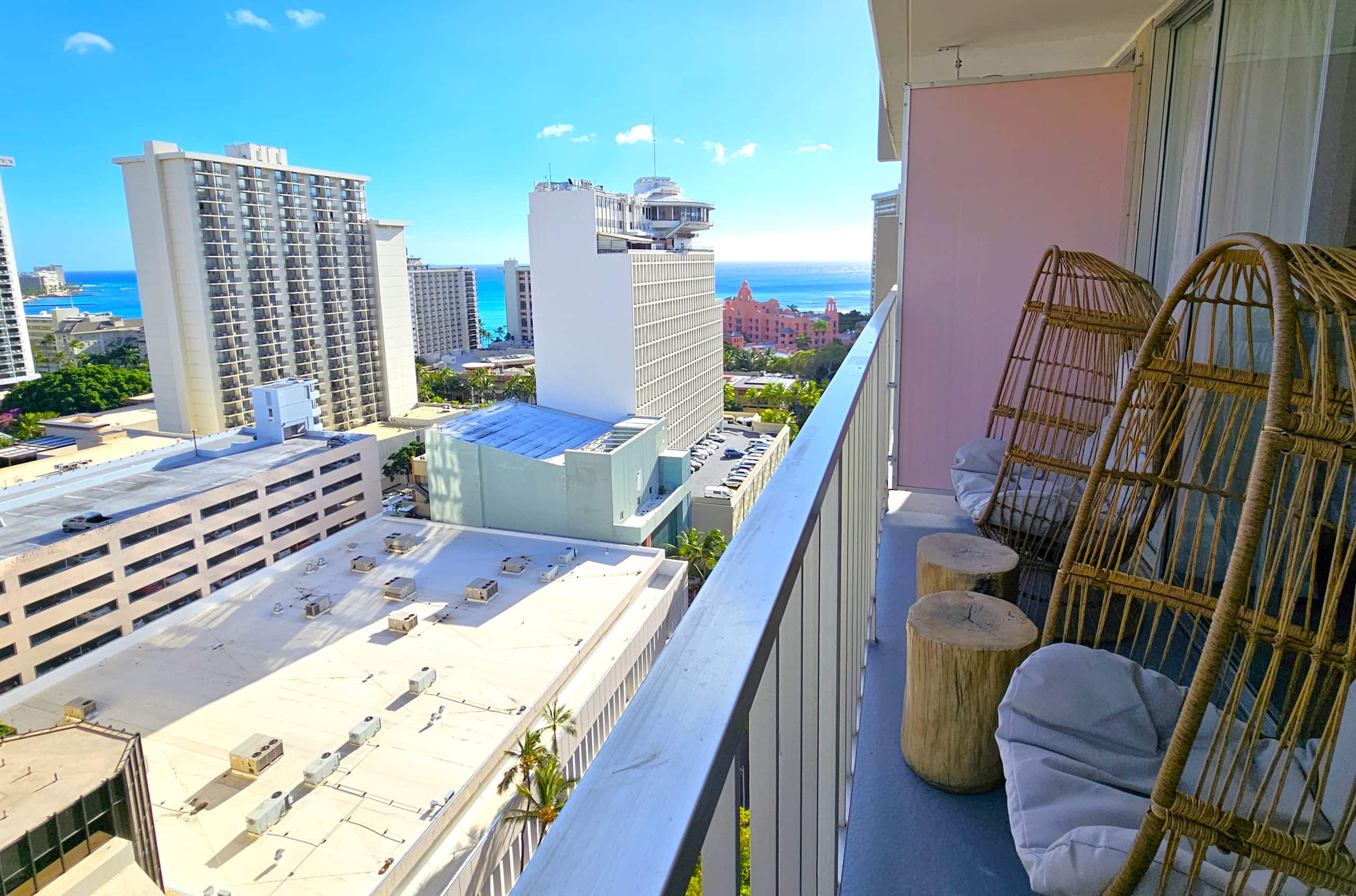 2 Queen+Sofa, Free Parking, New Renovation, View! - Image 1