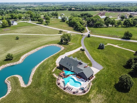 Country Paradise w/inground pool. Sleeps 13