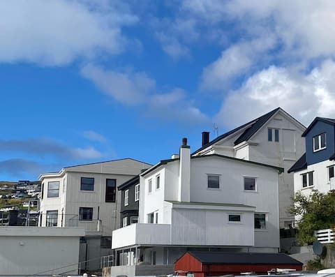 A cozy house in the middle of Vestmanna