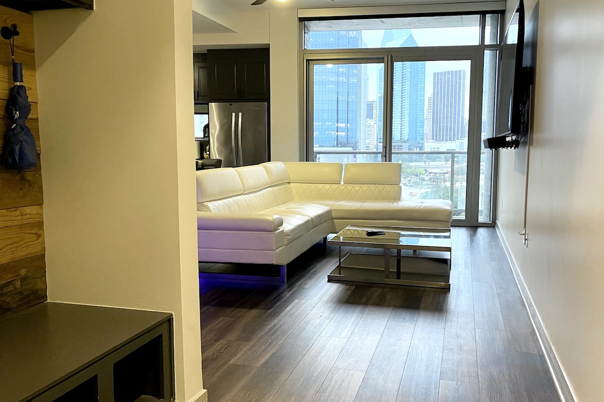 Popular Airbnb listing: Cityscape Views in Victory Park in Victory Park