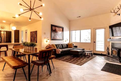 Top performing Airbnb: Cozy Brian Head Mountain Retreat - Jacuzzi & WIFI in Brian Head
