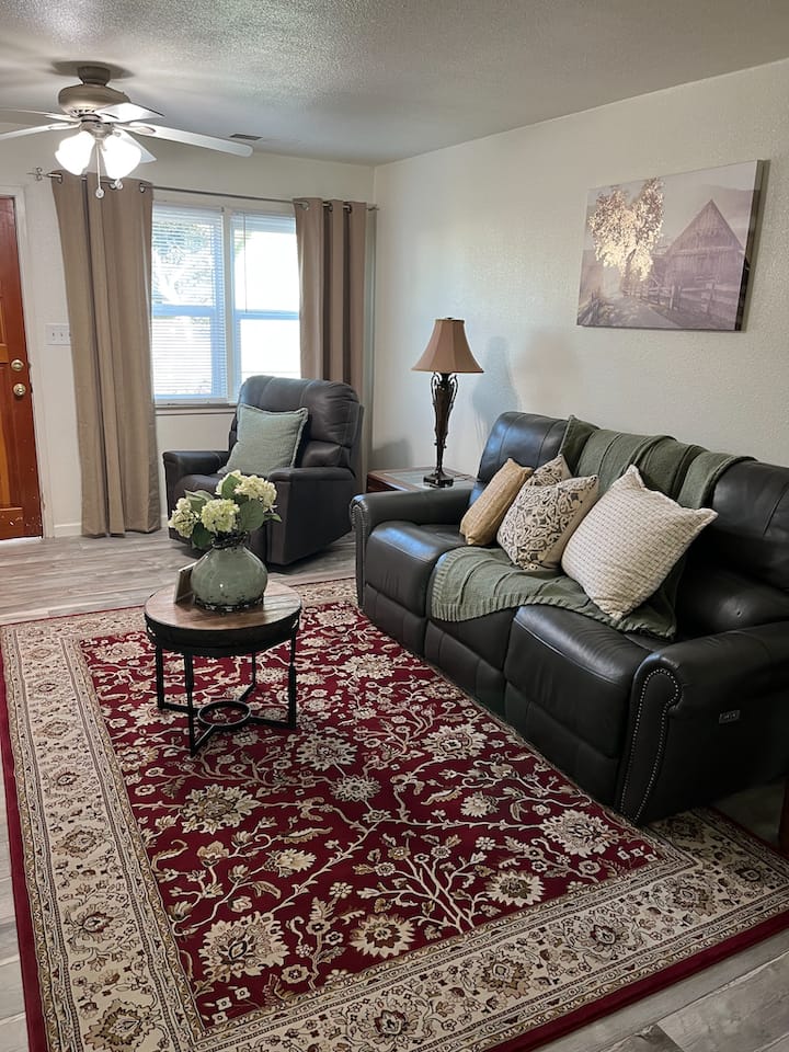 6 Ranch Farmhouse - Exeter, CA