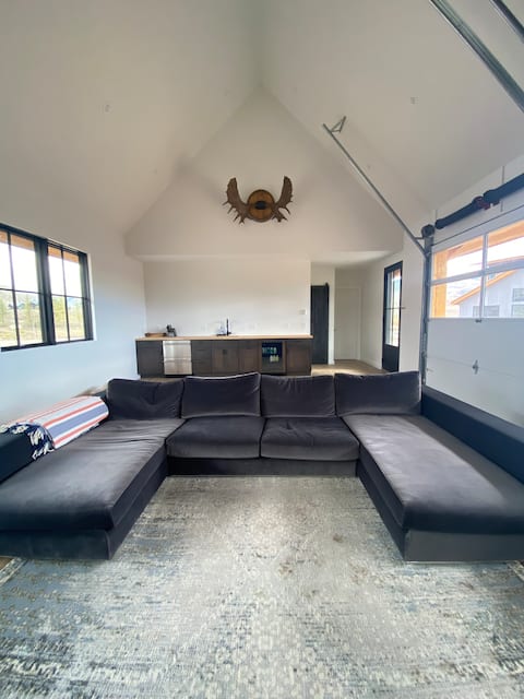 Top performing Airbnb: Brand New Private Barn Mountain Suite in Crested Butte