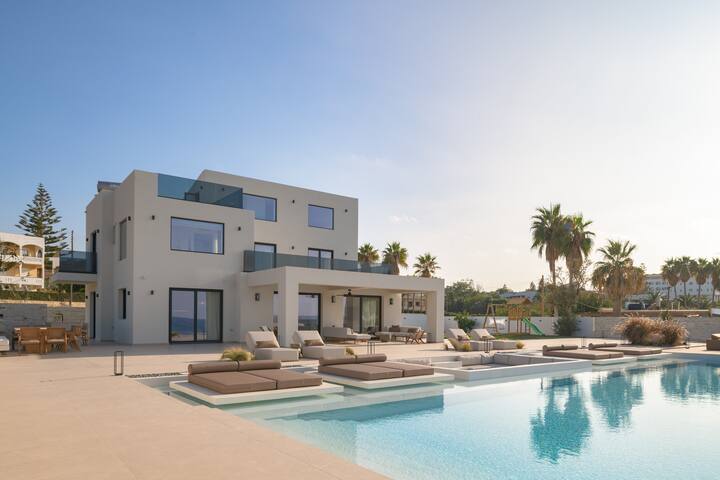 Asea Villa, Spectacular right-on-the-beach Retreat gallery image 3