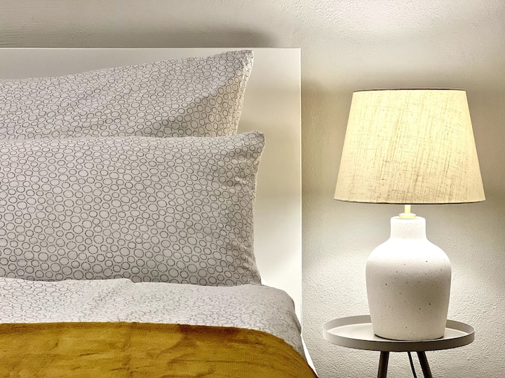 Suite meets Historical Old Town + Free Parking