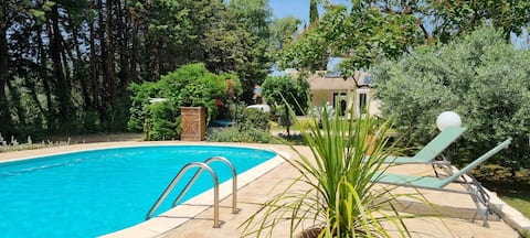 Nice villa in Saint-Quentin-la-Poterie