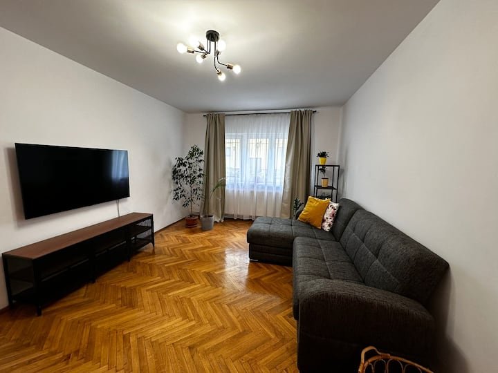 Family Apartament, Detached, Quiet And Central, - Ocna Sibiului