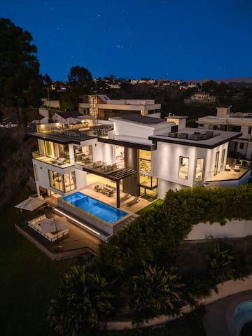 Bel Air Dreamy Escape with Theater & Rooftop Views