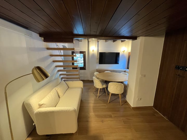 Chalet In Courmayeur Near Lifts & Centre 2br 2ba - La Thuile