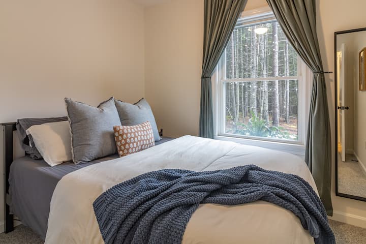 Spálňa č.3 s manželskou posteľou veľkosti Queen