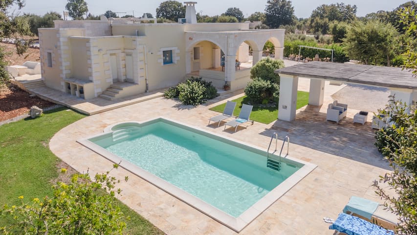 Chic two bedroom villa with private pool & BBQ