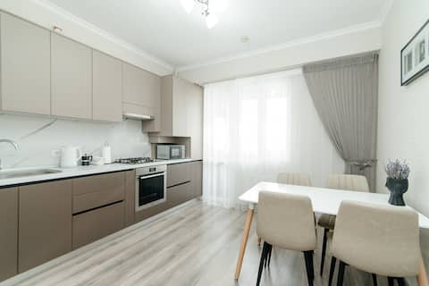 Cozy 2 bedroom apart., Park area