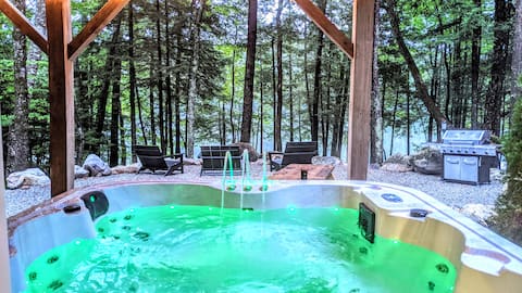 Lakefront, Gas Fireplace, gym and hot tub near Ski