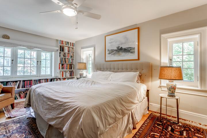 Four Bedroom Rosedale Home gallery image 4