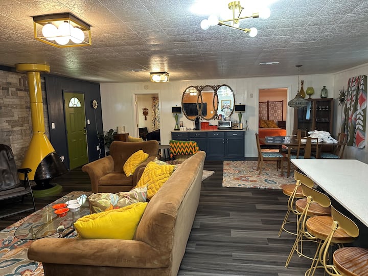 Groovy Getaway - Marietta, OK