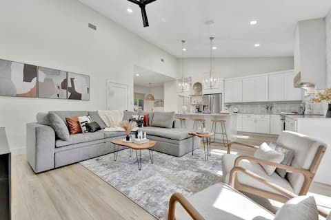 Successful Airbnb property: Tampa 3BR | Hot Tub | Near Airport & Downtown in Old Seminole Heights