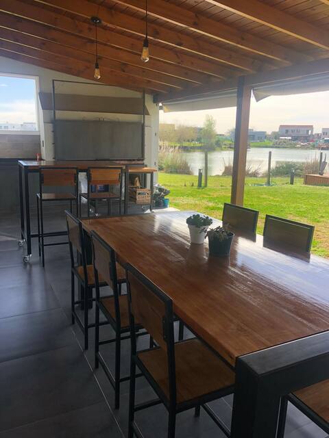 Casa c/pileta climatizada