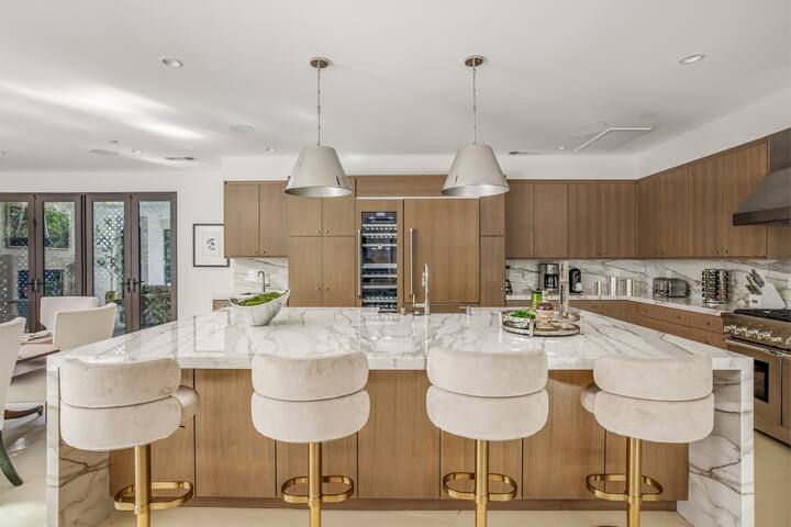 Modern Glamour Estate w/ Pool & Canyon Views gallery image 4