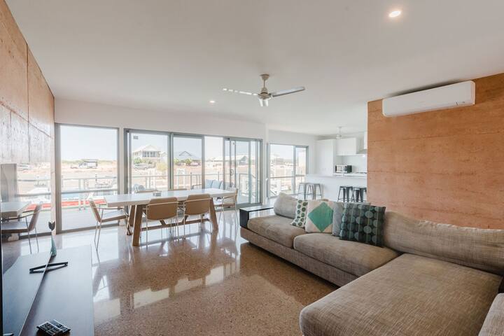 Ningaloo Getaway – 4×3 on the Canals gallery image 5