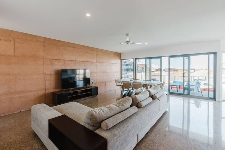 Ningaloo Getaway – 4×3 on the Canals gallery image 3